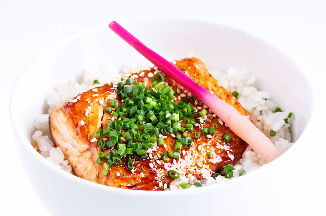 GRILLOWANY ŁOSOŚ DONBURI
