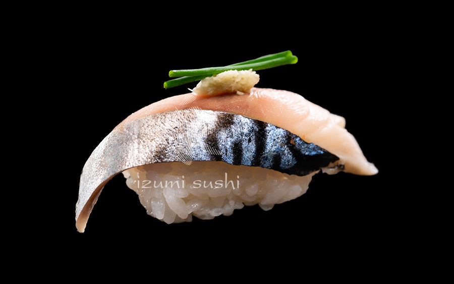 NIGIRI LUB SASHIMI – SHIMESABA – MAKRELA