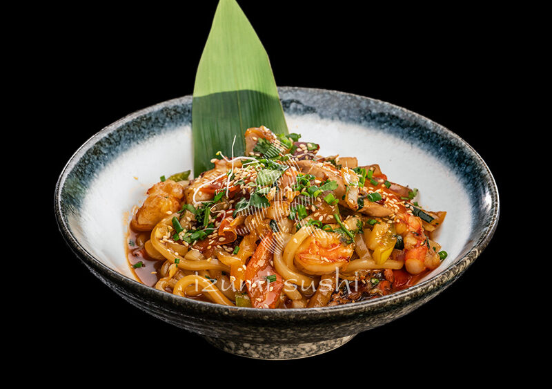 UDON SMAŻONY Z OWOCAMI MORZA