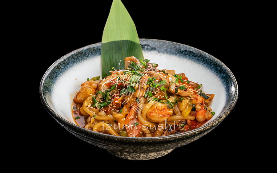 UDON SMAŻONY Z OWOCAMI MORZA