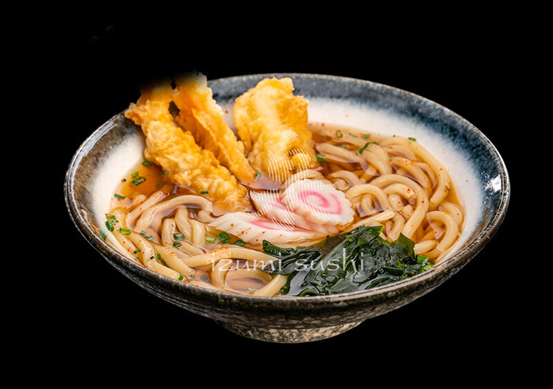 UDON Z OWOCAMI MORZA W TEMPURZE W BULIONIE