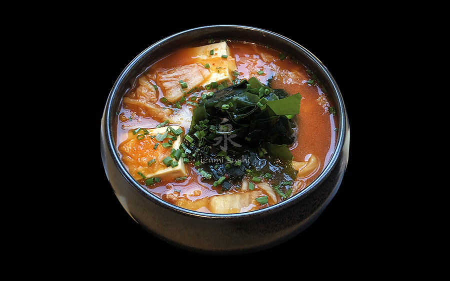 ZUPA Z KIMCHI I WIEPRZOWINĄ